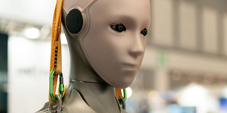 Algunos robots humanoides pueden ser pirateados mediante comandos de voz, muestra una demostración
