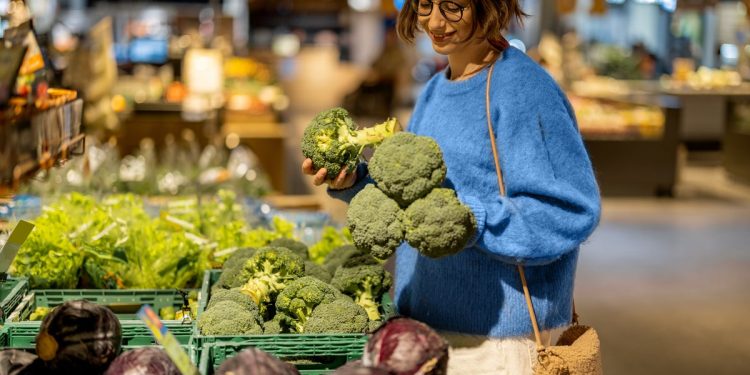 Comer esta verdura común podría ayudar a combatir el Alzheimer