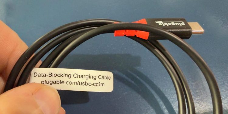 Este cable USB-C de 15 dólares es la mejor inversión en seguridad que he hecho para mis dispositivos