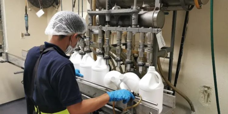 Reacciones por alza al salario mínimo 2026 reflejan división de opiniones entre sectores