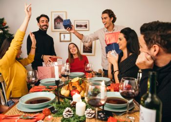 8 juegos que no pueden faltar en los convivios navideños del 2025