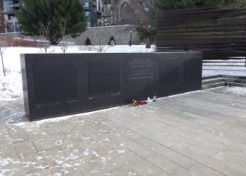 Monumento a las “víctimas del comunismo” alterado por supuestos vínculos nazis