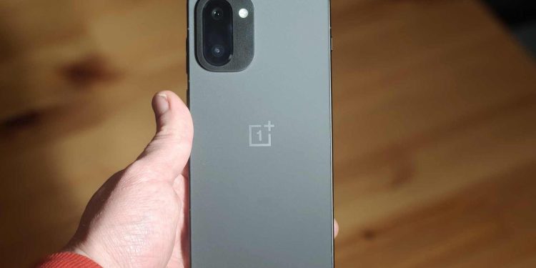 El próximo teléfono monstruo con batería de OnePlus muestra su cara y parece terriblemente familiar