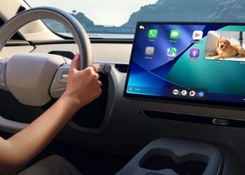 Ottocast lanza el nuevo CarPlay AI Box plus adaptador inalámbrico con monitoreo de cabina trasera