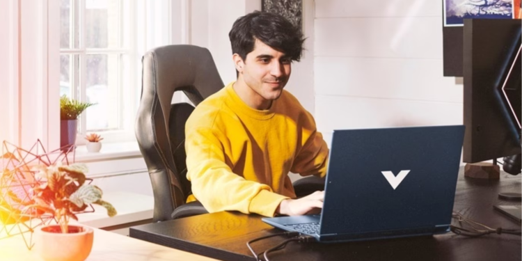 PcComponentes rebaja 400 euros este portátil HP Victus con Intel Core 7 y 1 TB de almacenamiento