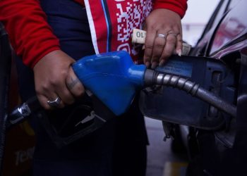 Subsidio y nueva fórmula, así logró el Gobierno bajar el precio del diésel en Ecuador