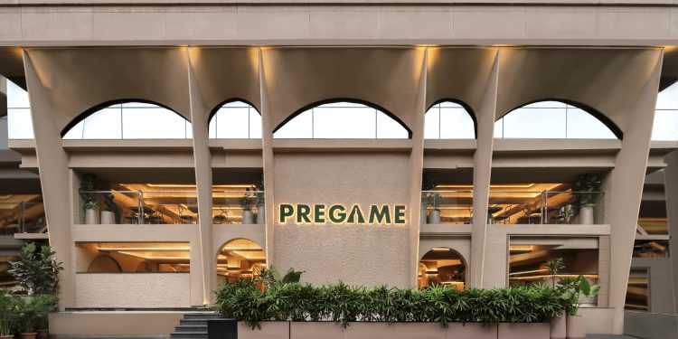 Tienda conceptual y bar previo al juego / ATELIER ASTIL