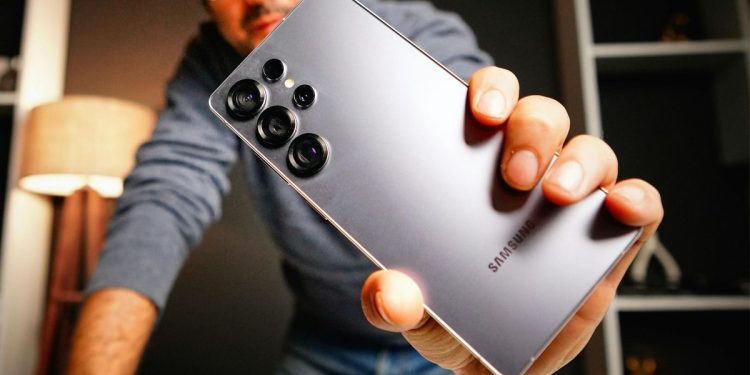 Tu Galaxy S26 podría realizar llamadas satelitales, insinúa Samsung