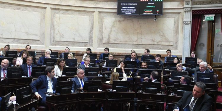 Uno a uno, así votaron los senadores el Presupuesto 2026 de Javier Milei