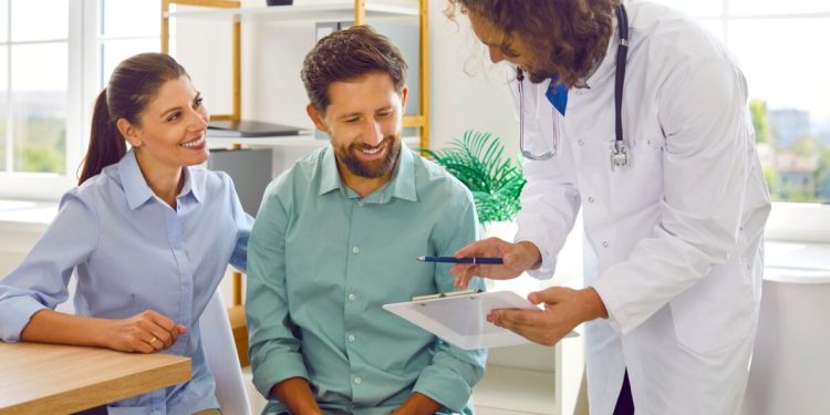 Consulta médicale: dans quels cas la présence d'un proche est-elle indispensable ?