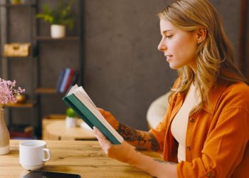 Ces 9 signes montrent une Intelligence Supérieure (et vous n'en avez probablement pas conscience)