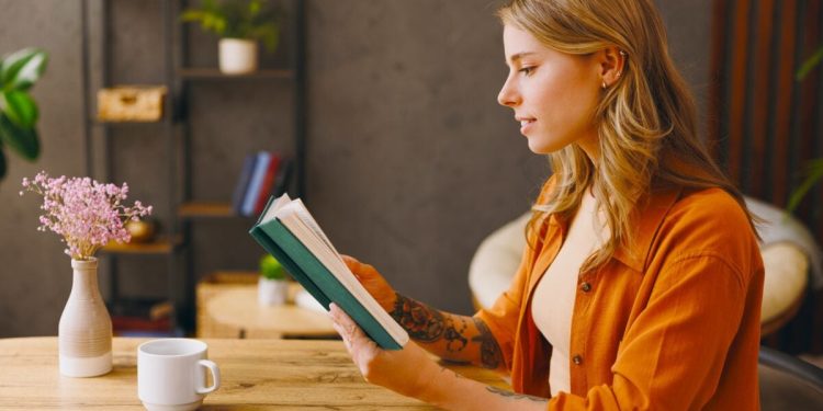 Ces 9 signes montrent une Intelligence Supérieure (et vous n'en avez probablement pas conscience)