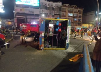 Chiva colapsa en pleno recorrido en Quito este 4 de diciembre de 2025