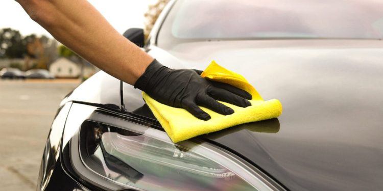 Ahora sabemos lo que le cobrarán si vomita en un Robotaxi Tesla