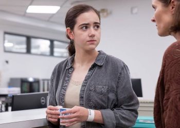 Menos personajes de la televisión abortaron en 2025 y más historias reforzaron la vergüenza: NPR