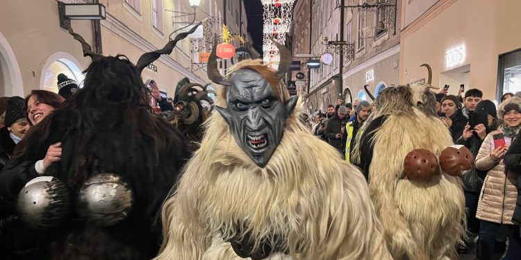Es Navidad… y si vives en los Alpes, ¡cuidado! Krampus viene: NPR