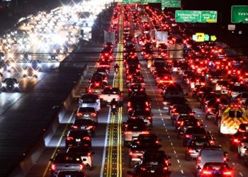 La congestión del tráfico en EE. UU. alcanza un nivel récord: NPR