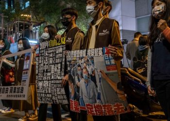 El magnate y activista prodemocracia de Hong Kong Jimmy Lai sentenciado: NPR