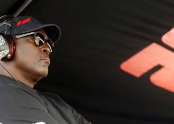 La lucha de Michael Jordan contra NASCAR llega a los tribunales: NPR
