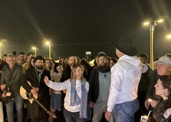 El ataque a Bondi Beach ensombrece las celebraciones de Hanukkah en Israel: NPR