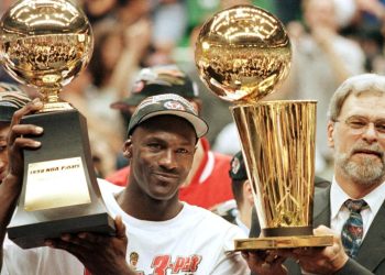 Phil Jackson centra a las leyendas de la NBA en 'Masters of the Game': NPR