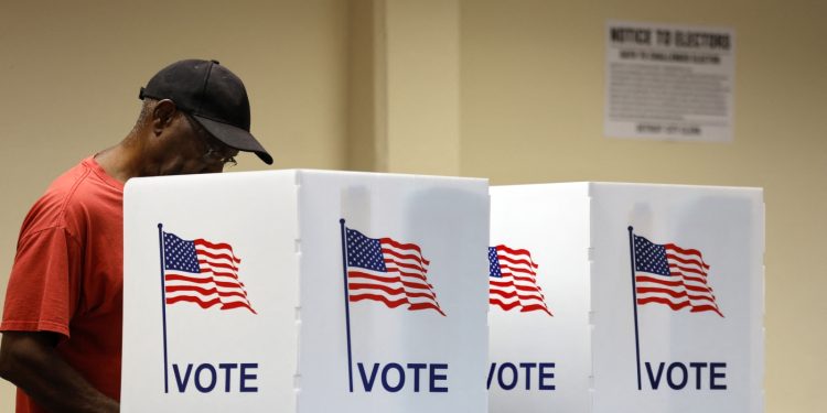 Dígale a NPR cómo se siente acerca de la política: NPR