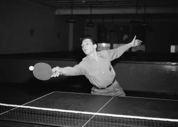 La verdadera estrella del ping pong que inspiró 'Marty Supreme': NPR