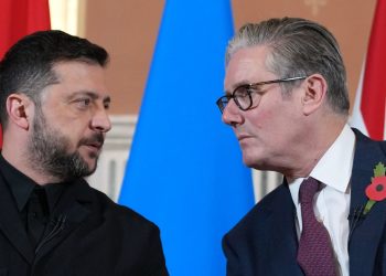 Zelenskyy se dirige a Londres para mantener más conversaciones de paz en Ucrania. Esto es lo que debe saber: NPR