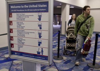 Estados Unidos busca rastrear las redes sociales de turistas extranjeros: NPR