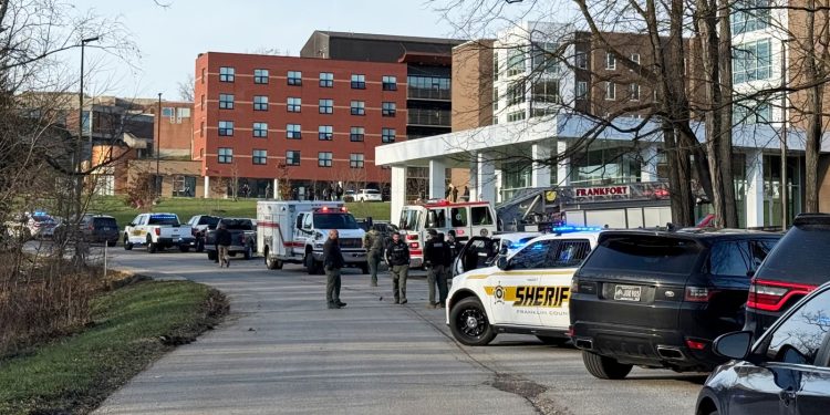 Sospechoso bajo custodia después de que el tiroteo en la Universidad Estatal de Kentucky dejara 1 muerto: NPR