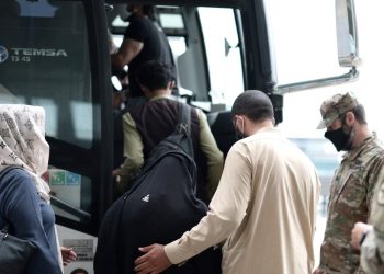 Estados Unidos pide a los inmigrantes afganos que se presenten en Navidad y Año Nuevo