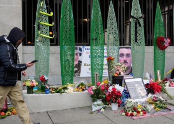 Un miembro de la Guardia Nacional baleado en Washington ha mostrado señales alentadoras, dice el gobernador de Virginia Occidental