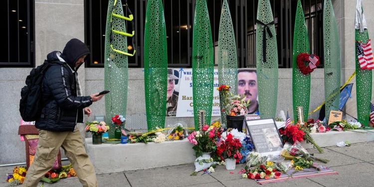 Un miembro de la Guardia Nacional baleado en Washington ha mostrado señales alentadoras, dice el gobernador de Virginia Occidental