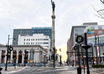 Las afirmaciones económicas de Trump chocan con la realidad en una ciudad de Pensilvania crítica para las elecciones intermedias