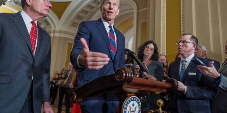 El Senado rechaza la extensión de los subsidios a la atención médica, ya que los costos aumentarán para millones de estadounidenses