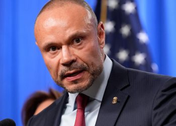 Dan Bongino planea dimitir como subdirector del FBI el próximo mes