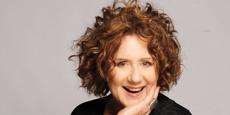 Verónica Llinás: “Sin humor no hay evolución” y el fenómeno teatral que llegó a Enjoy Punta del Este