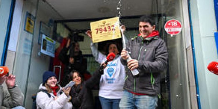 Mala suerte: el pueblo español que ganó el Gordo de Navidad pero quedó atrapado en un error millonario