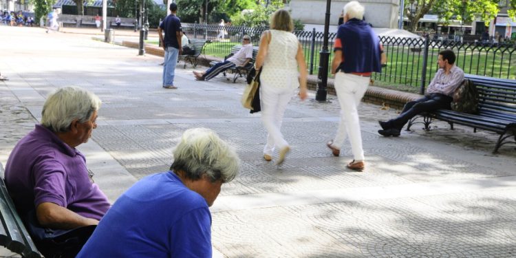 Las jubilaciones tendrán un aumento provisorio de 5,72% en 2026, ¿cuándo estará el ajuste definitivo?