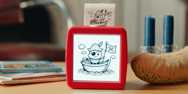 Los juguetes con IA dan miedo, pero esta pequeña caja roja promete una solución