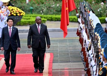 Vietnam intenta escapar de la trampa de las grandes potencias entre Estados Unidos y China