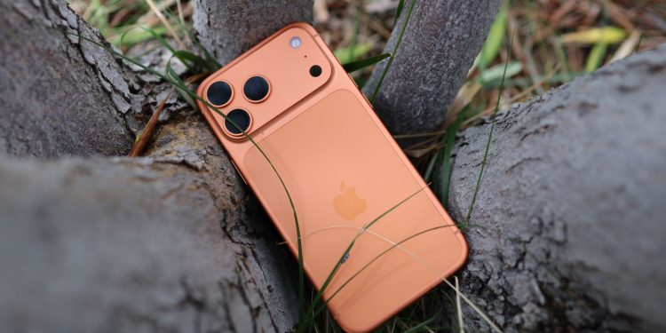 2025 en iPhones: lo bueno, lo malo y el Naranja Cósmico