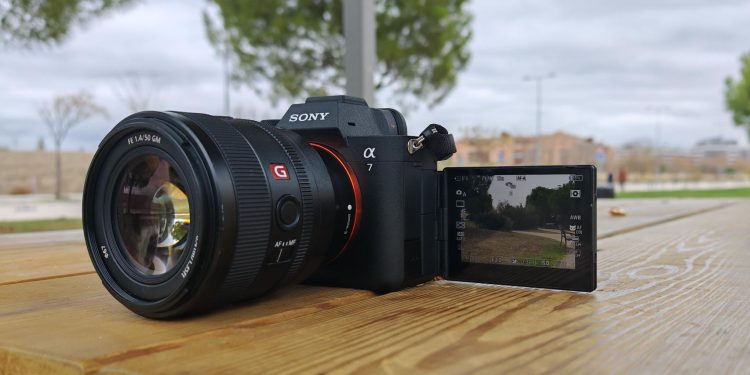 Dos semanas con la Sony Alpha 7V, la cámara full frame todoterreno para hacer fotos y vídeos de calidad profesional