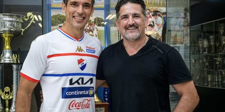 Roque Santa Cruz, el regalo de Año Nuevo en Nacional – Nacional