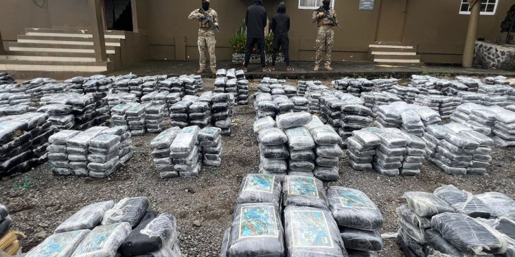 Puertos, aeropuertos y drones: las estrategias del narcotráfico en 2025