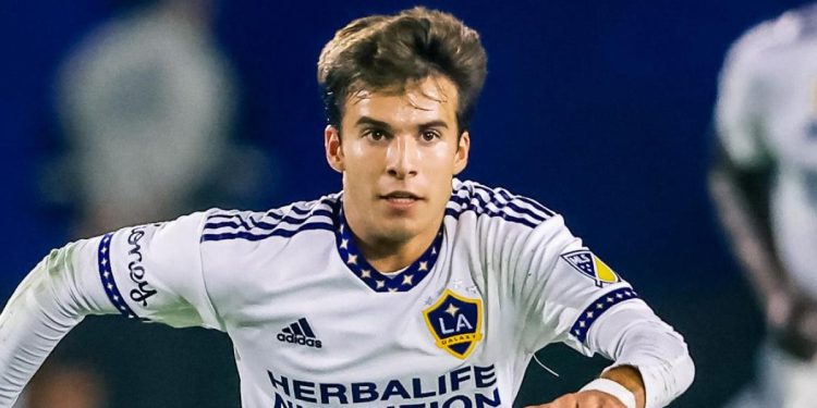 Pesadilla para Riqui Puig: su rodilla lo obliga a pasar otra vez por el quirófano