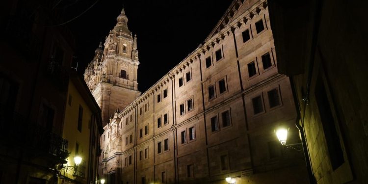 Se desprenden 15 metros de la muralla de Salamanca.