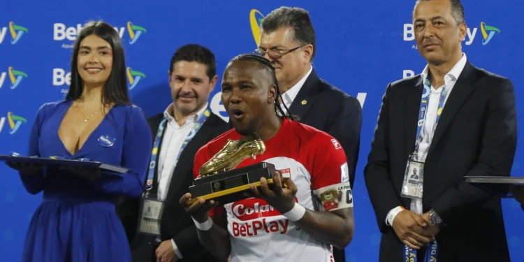 Hugo Rodallega, héroe de la décima estrella de Independiente Santa Fe, fue elegido como el mejor jugador de la Liga colombiana en el 2025