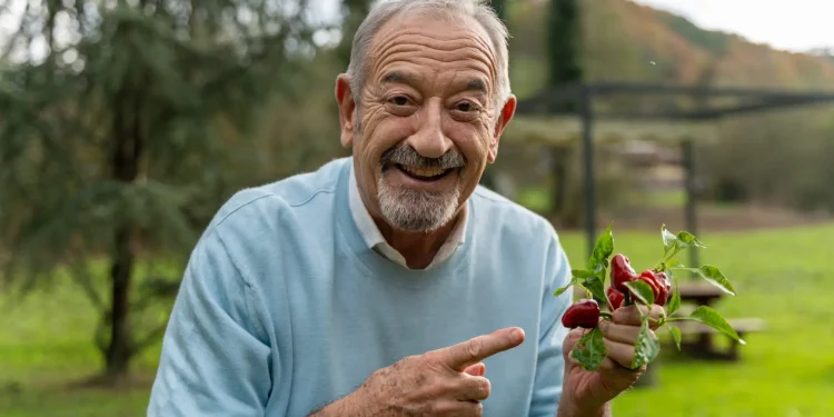 En qué consiste la terapia watsu que práctica Karlos Arguiñano: el secreto de su forma física