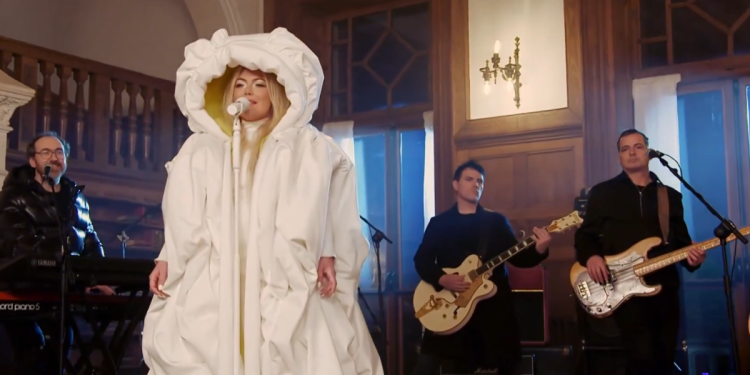 La Oreja de Van Gogh y Amaia Montero se reencuentran en Nochevieja con una nueva canción